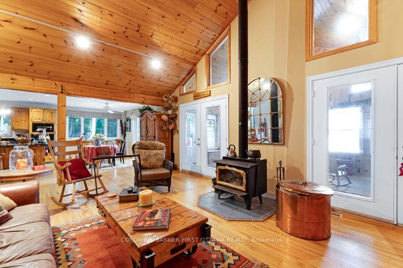 Photo 8 of 1215 Krings Lane, Frontenac, Frontenac North — HOMEH