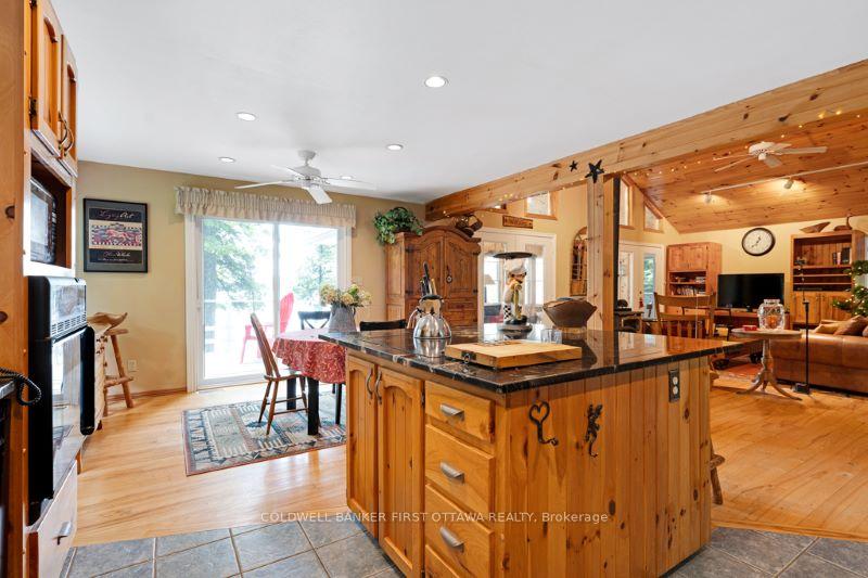 Photo 11 of 1215 Krings Lane, Frontenac, Frontenac North — HOMEH