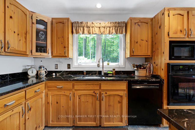 Photo 13 of 1215 Krings Lane, Frontenac, Frontenac North — HOMEH