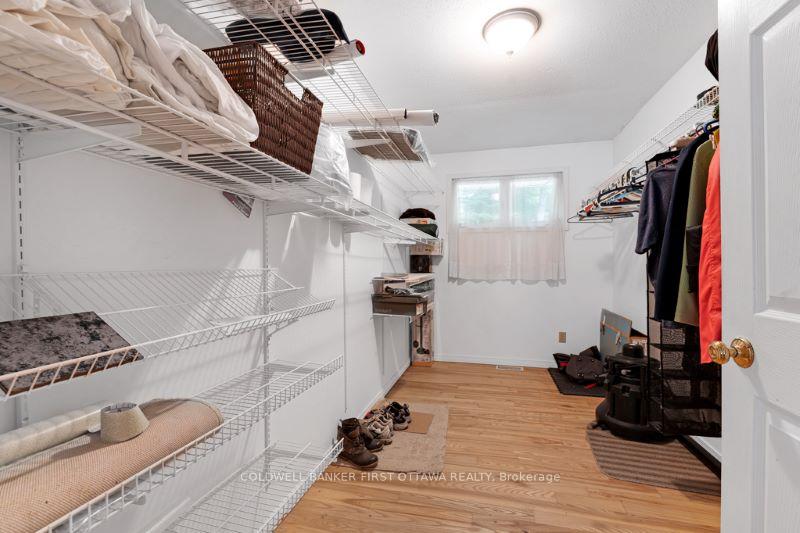 Photo 18 of 1215 Krings Lane, Frontenac, Frontenac North — HOMEH