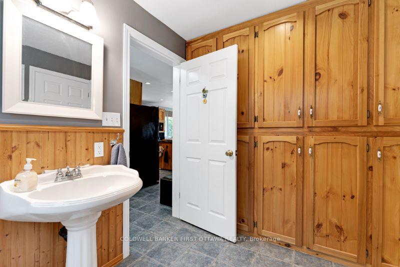 Photo 22 of 1215 Krings Lane, Frontenac, Frontenac North — HOMEH