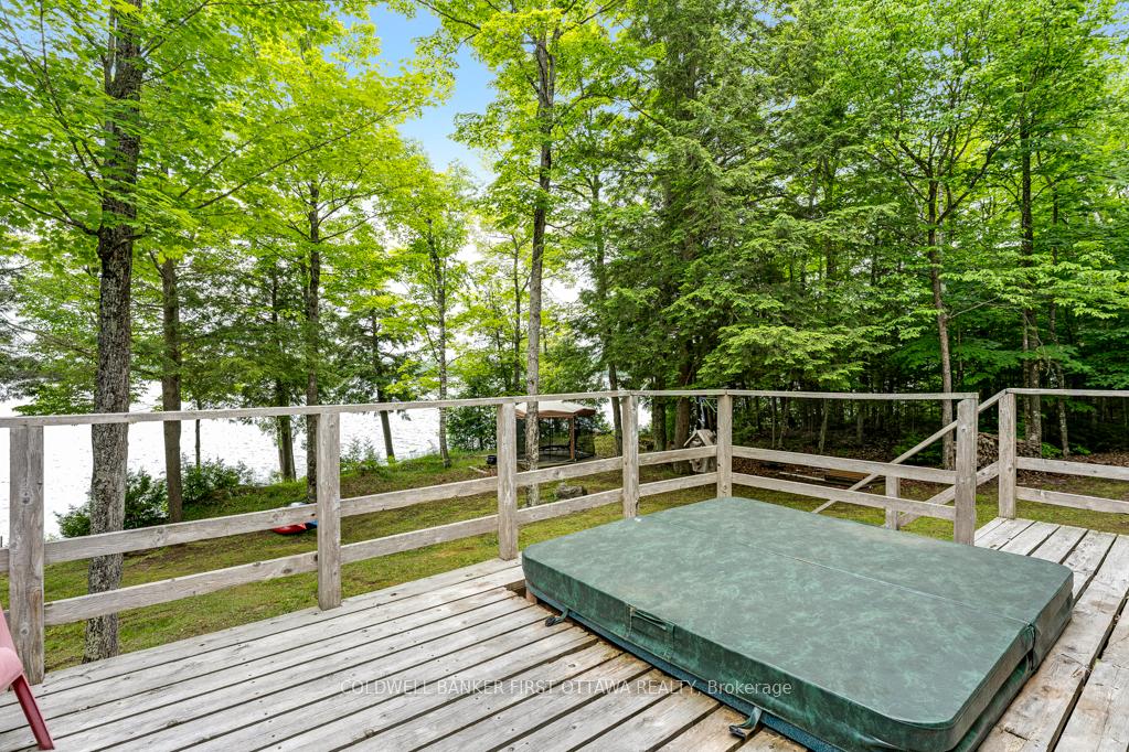 Photo 25 of 1215 Krings Lane, Frontenac, Frontenac North — HOMEH