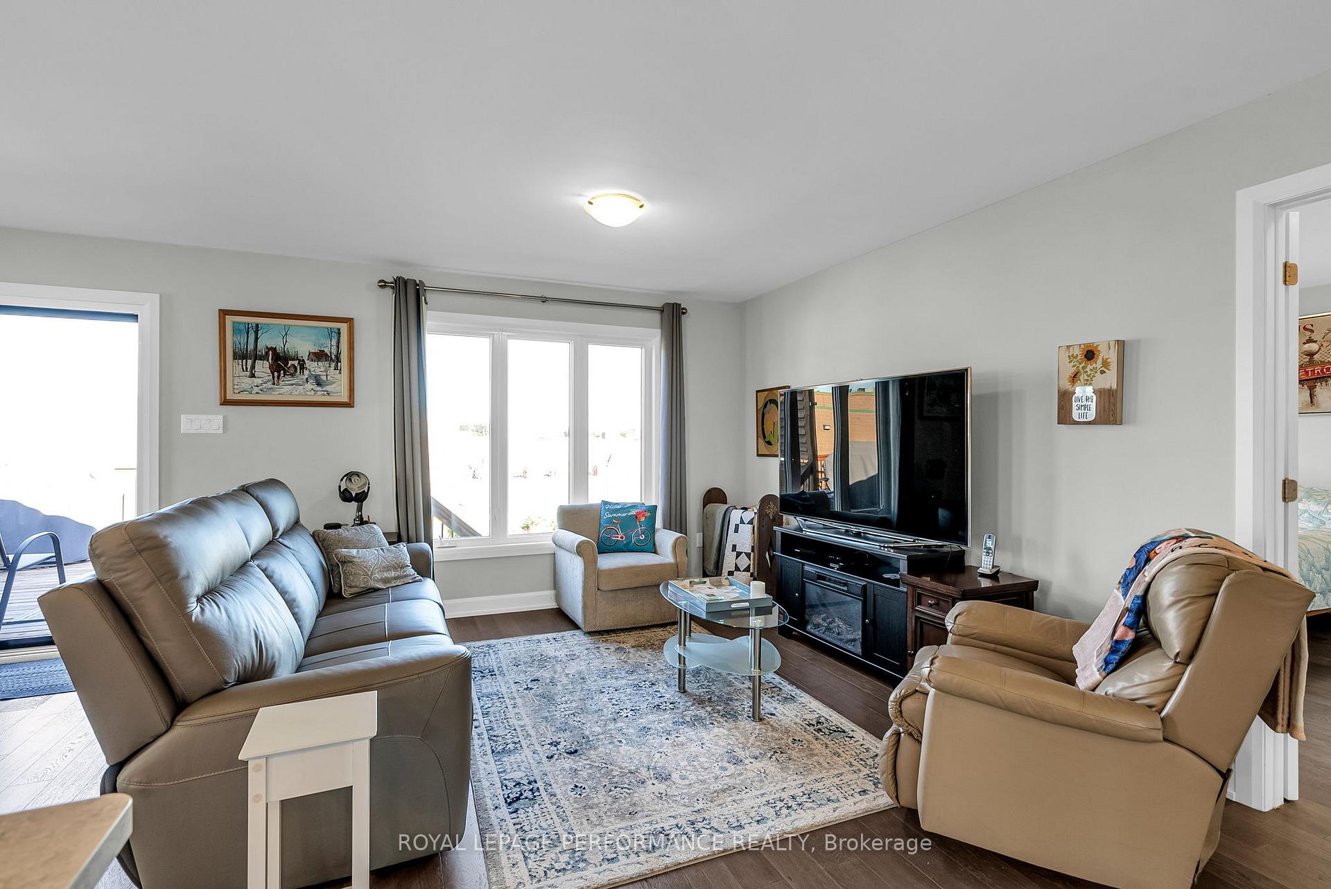 Photo 19 of 356 Belfort Crescent, Cornwall — HOMEH