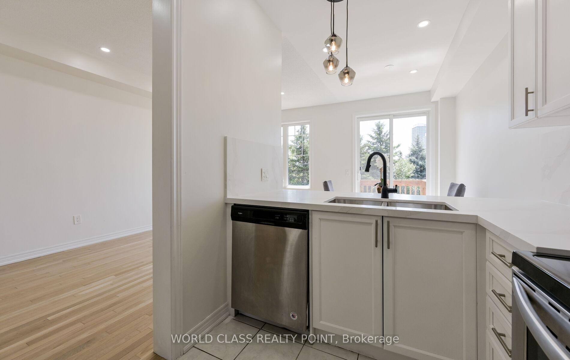 Photo 11 of 6 Davenfield Circle, Brampton, Bram East — HOMEH