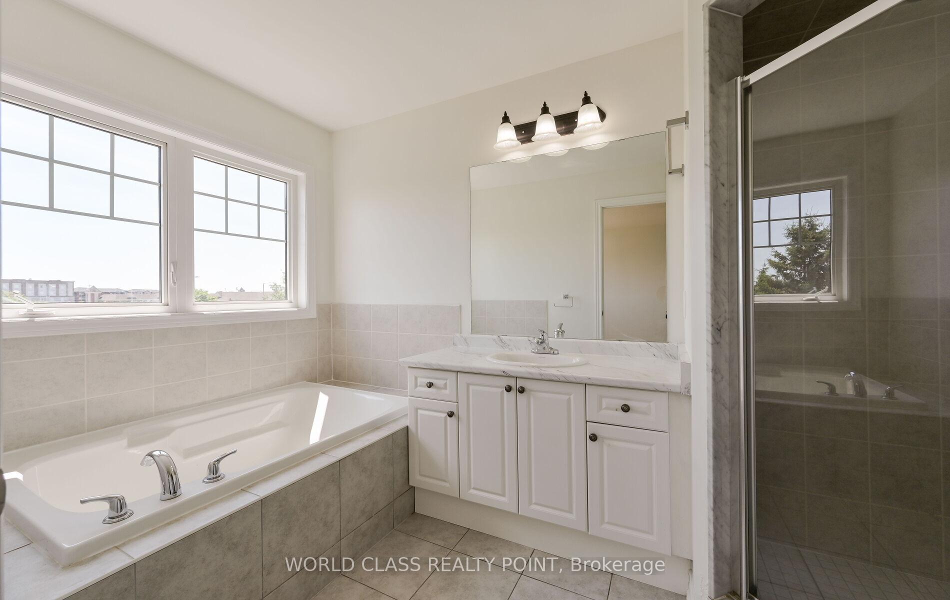 Photo 12 of 6 Davenfield Circle, Brampton, Bram East — HOMEH