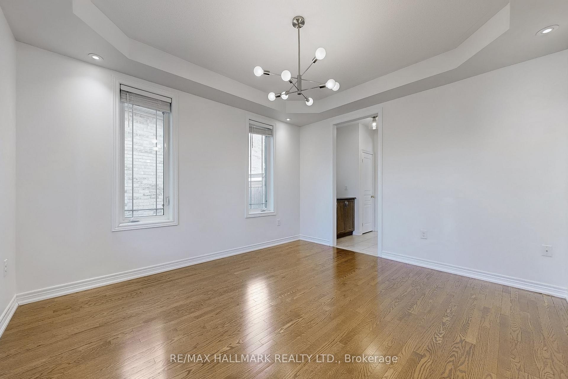 Photo 3 of 41 Mackenzie Court, Georgina, Keswick North — HOMEH