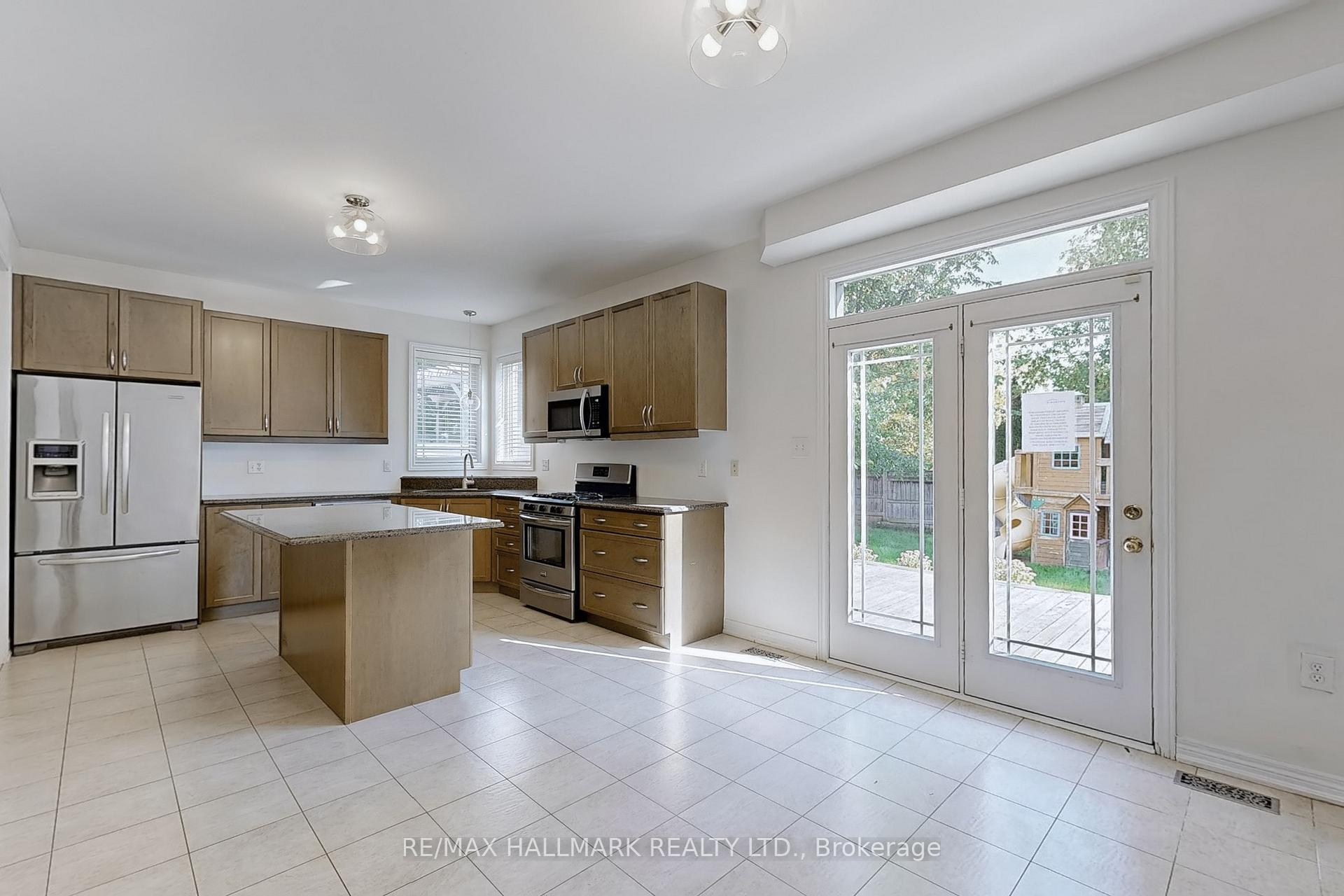 Photo 9 of 41 Mackenzie Court, Georgina, Keswick North — HOMEH