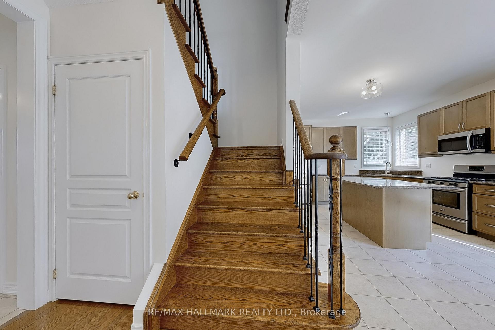 Photo 18 of 41 Mackenzie Court, Georgina, Keswick North — HOMEH