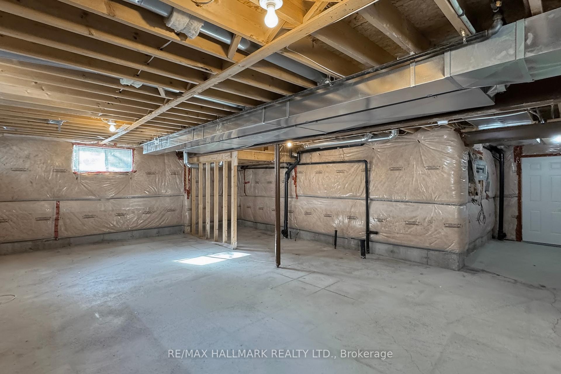 Photo 38 of 41 Mackenzie Court, Georgina, Keswick North — HOMEH