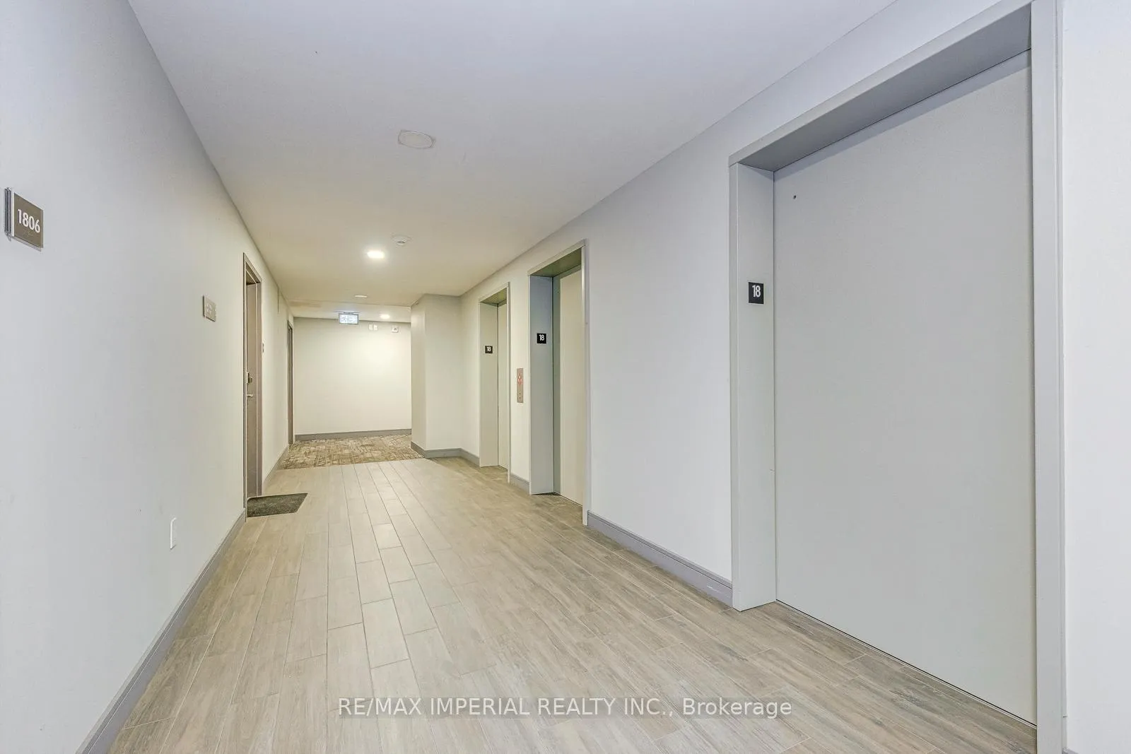 Photo 6 of Unit 1803, 49 Walnut Street S, Hamilton, Corktown — HOMEH