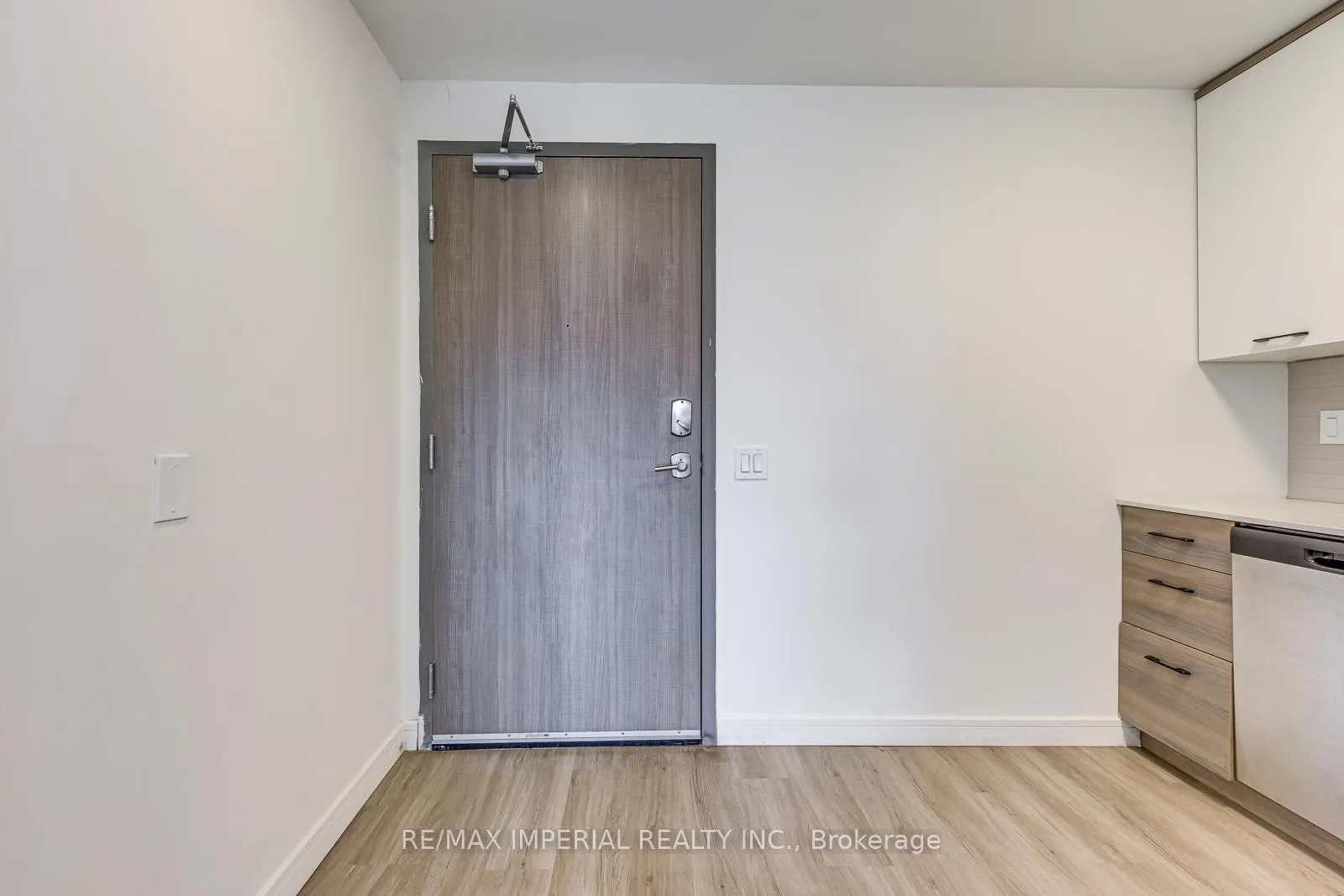 Photo 8 of Unit 1803, 49 Walnut Street S, Hamilton, Corktown — HOMEH