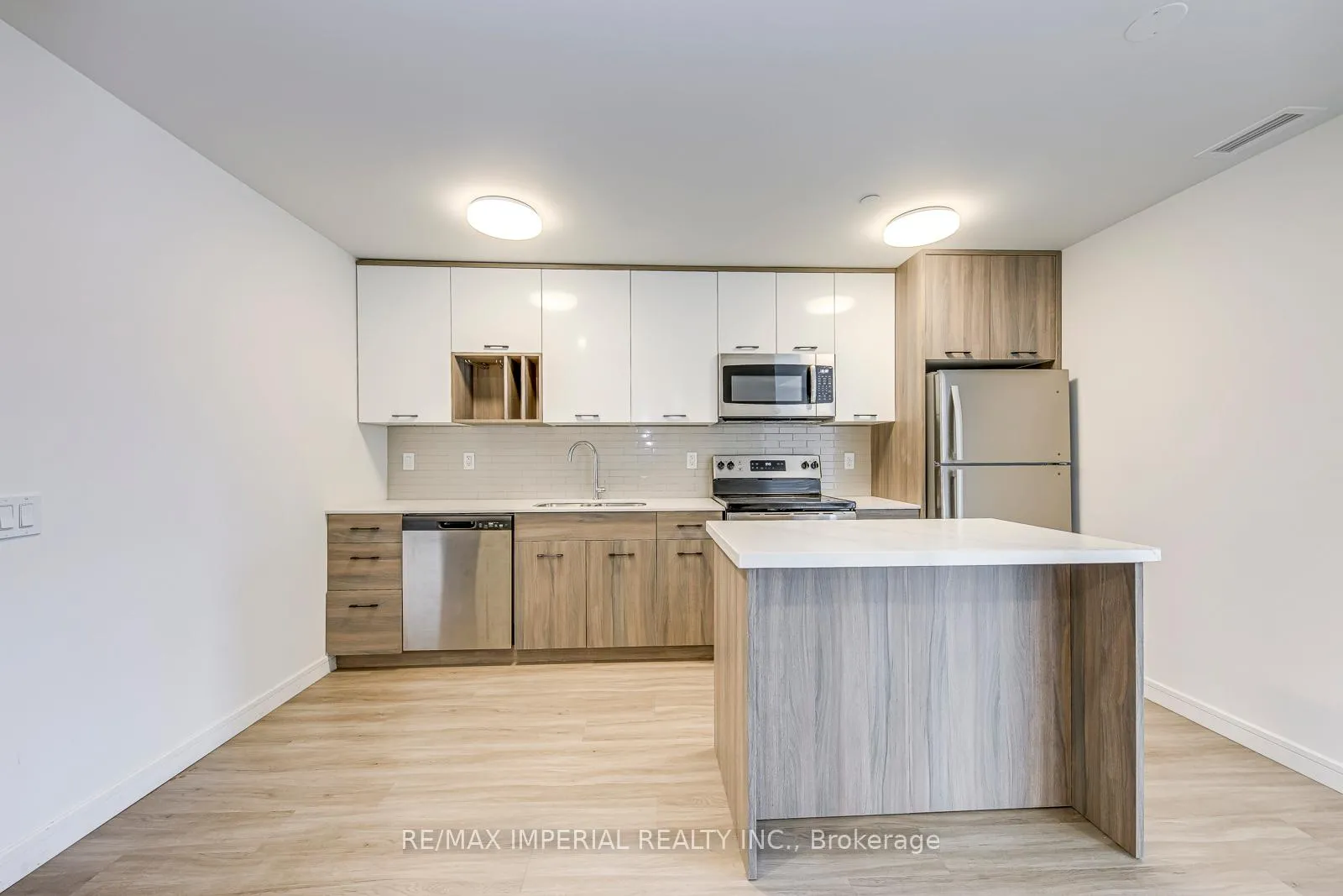 Photo 11 of Unit 1803, 49 Walnut Street S, Hamilton, Corktown — HOMEH