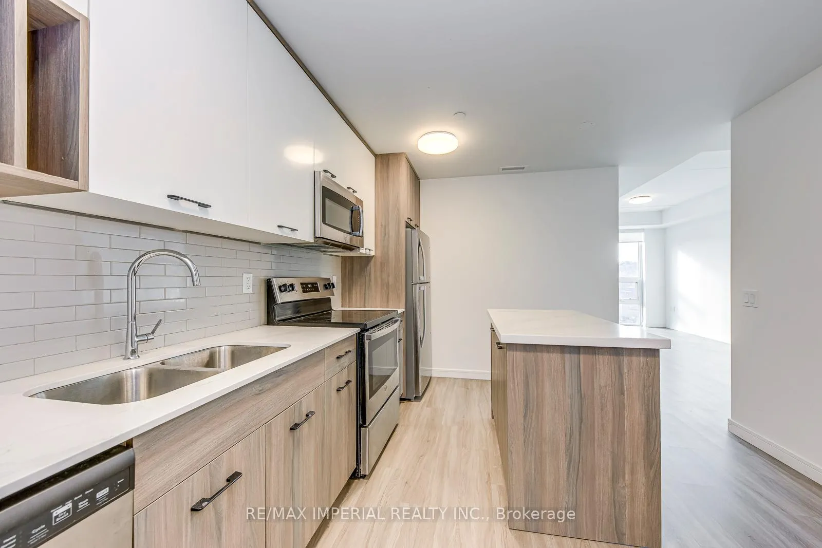 Photo 13 of Unit 1803, 49 Walnut Street S, Hamilton, Corktown — HOMEH