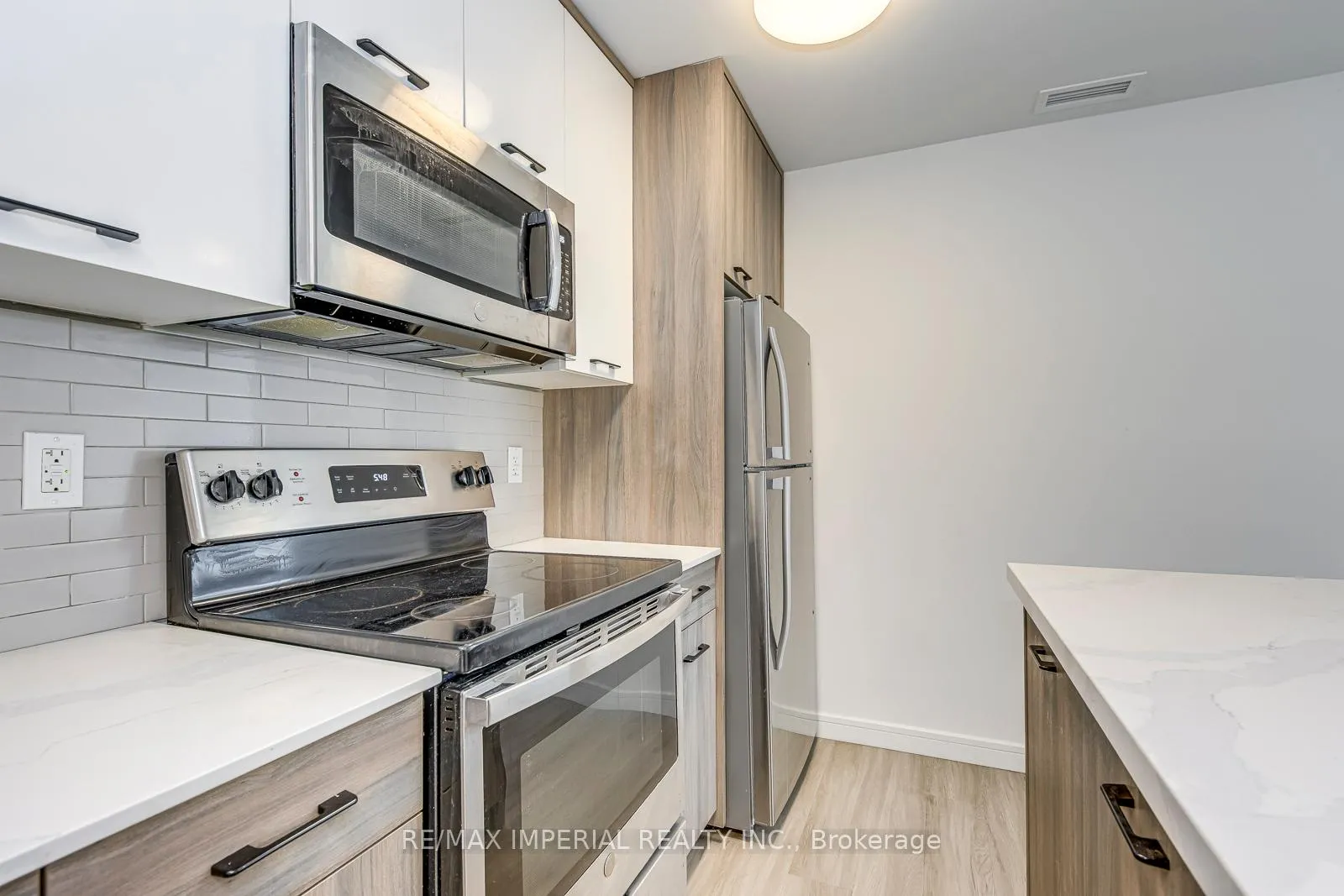 Photo 14 of Unit 1803, 49 Walnut Street S, Hamilton, Corktown — HOMEH