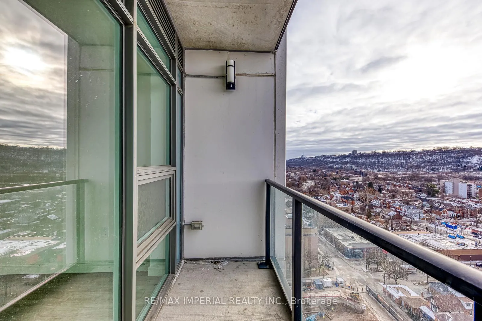 Photo 26 of Unit 1803, 49 Walnut Street S, Hamilton, Corktown — HOMEH