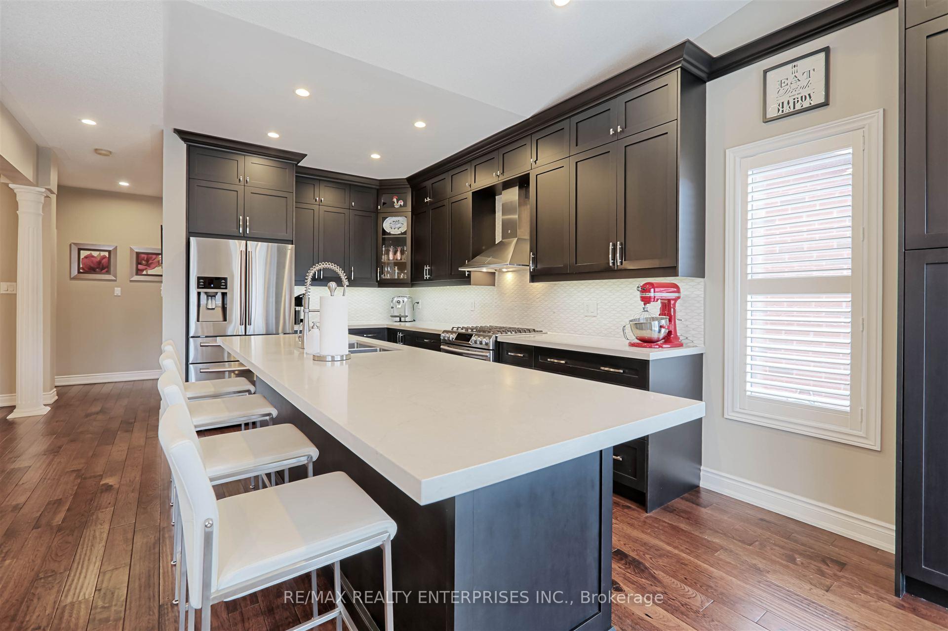 Photo 3 of 53 Gray Park Drive, Caledon, Bolton West — HOMEH