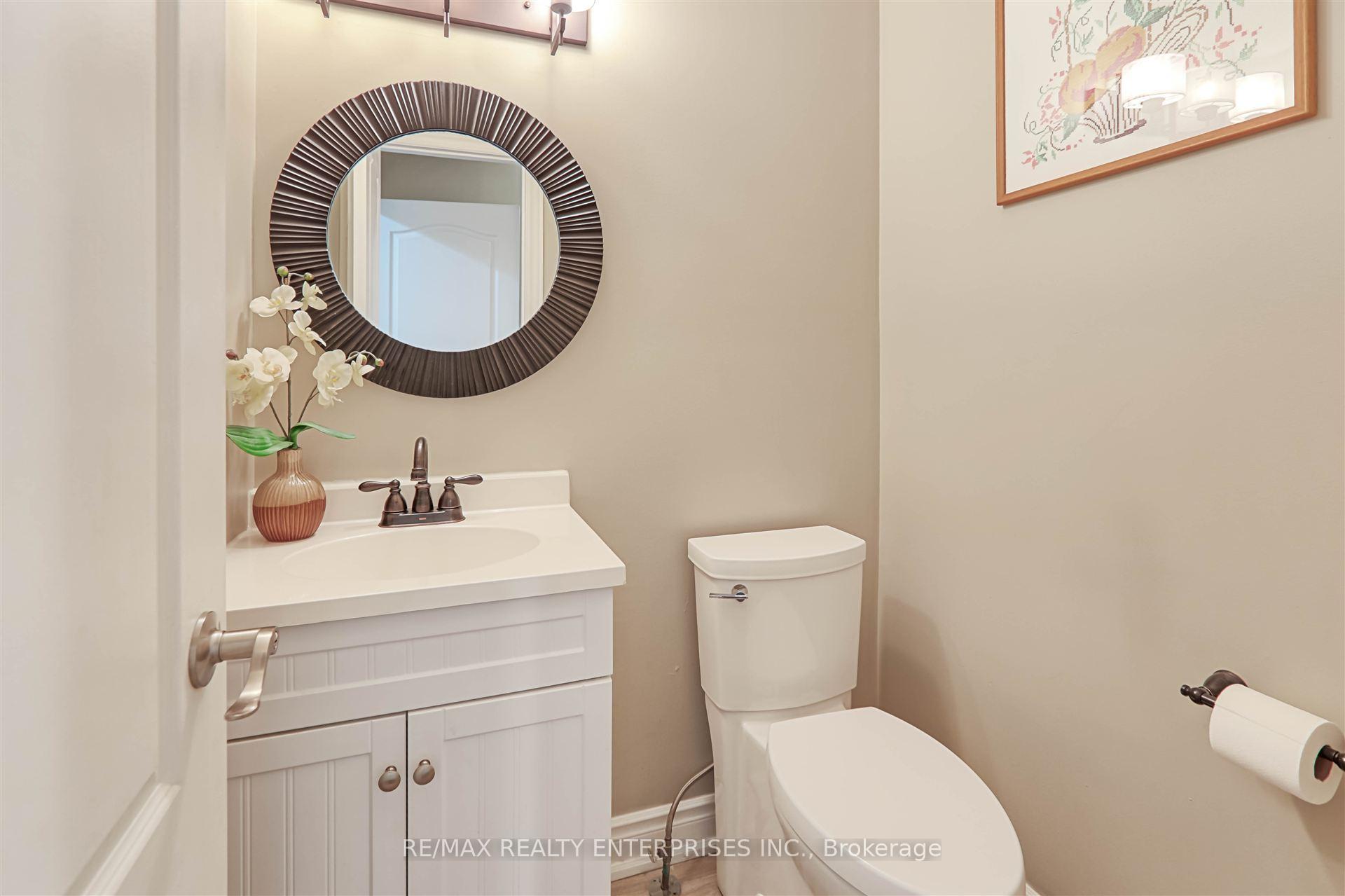 Photo 10 of 53 Gray Park Drive, Caledon, Bolton West — HOMEH