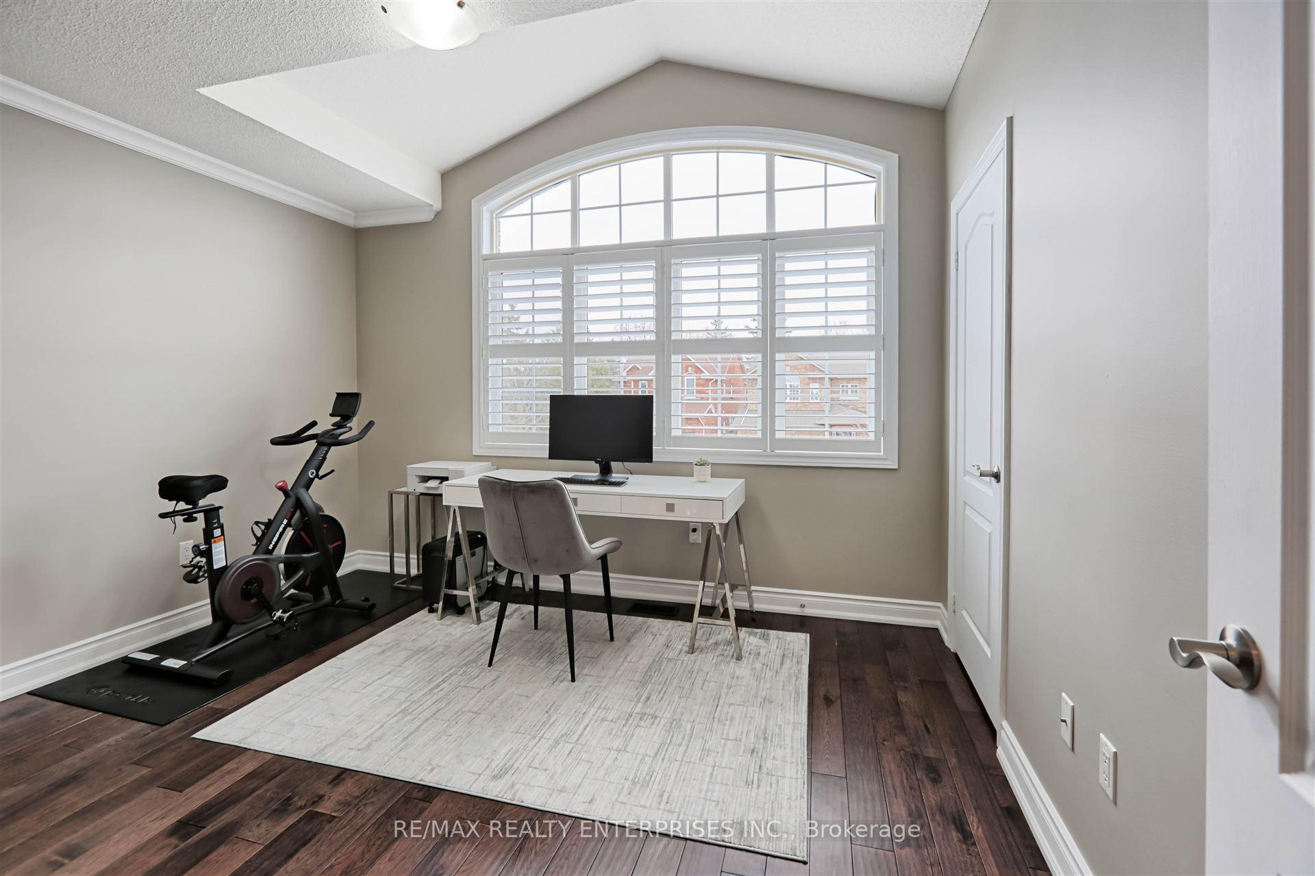 Photo 15 of 53 Gray Park Drive, Caledon, Bolton West — HOMEH