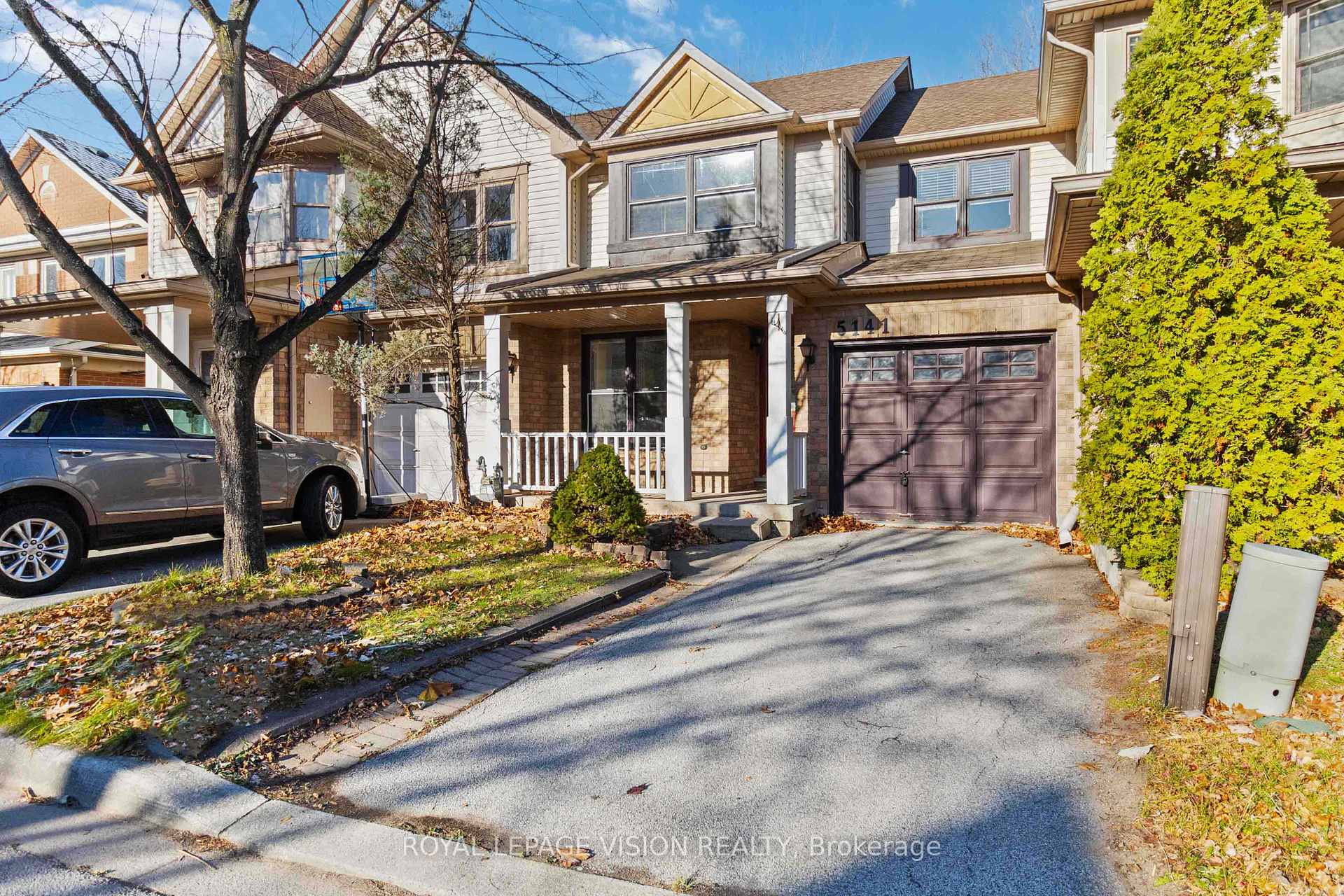 Photo 3 of 5141 Brada Crescent, Burlington, Orchard — HOMEH