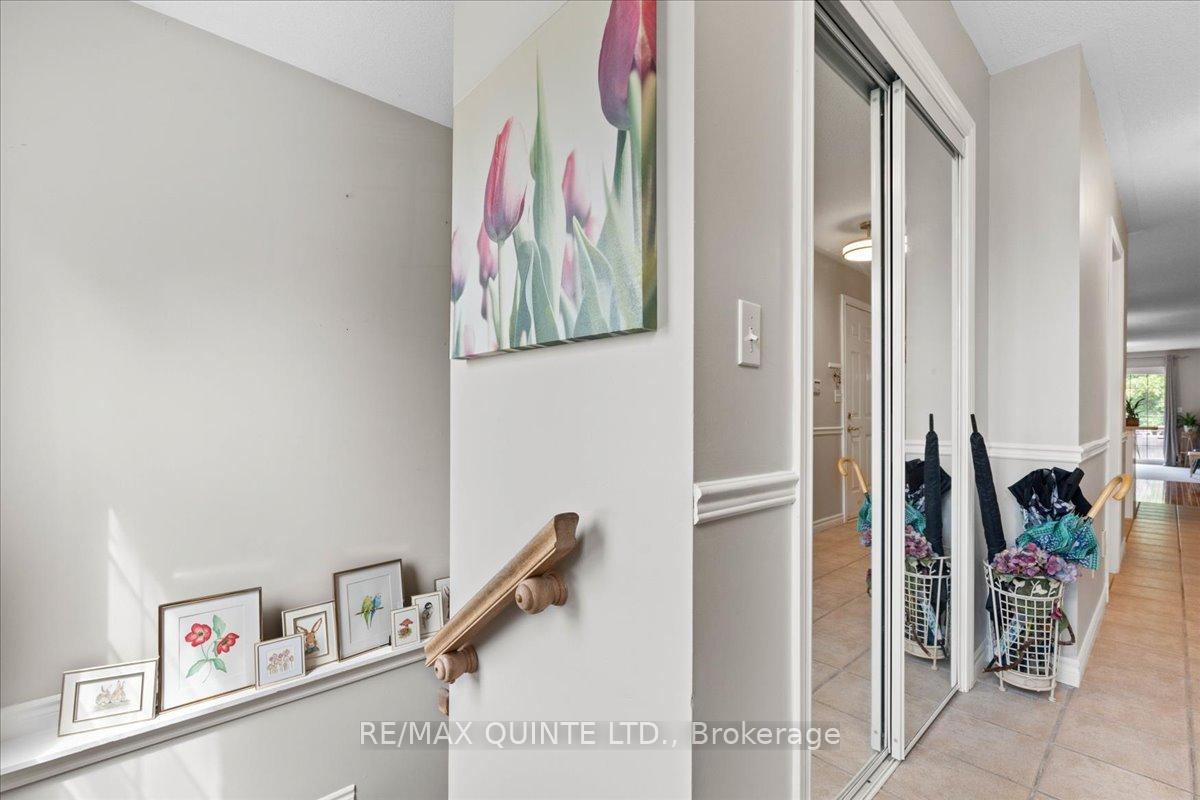 Photo 3 of 33 Alder Court, Belleville, Belleville Ward — HOMEH