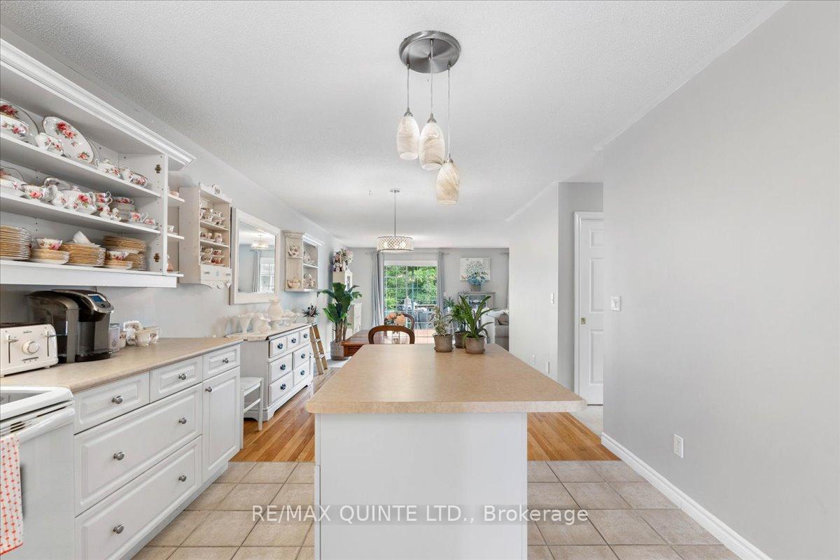 Photo 10 of 33 Alder Court, Belleville, Belleville Ward — HOMEH