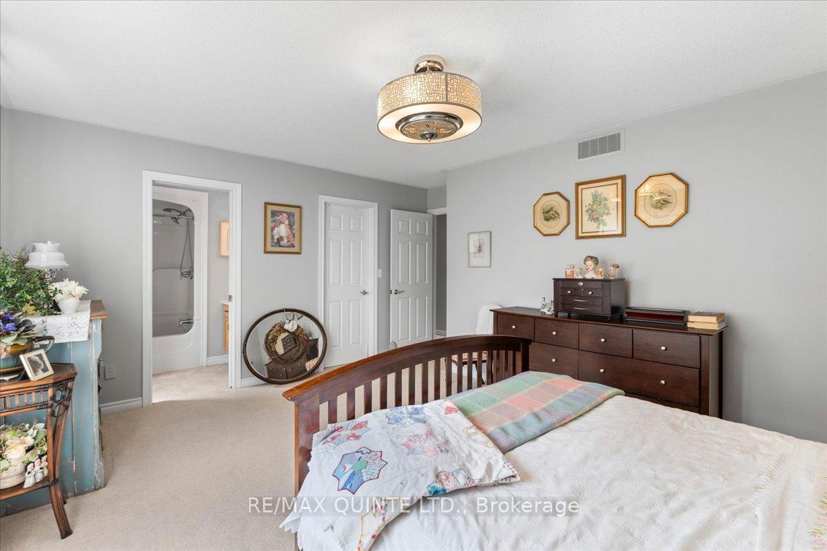 Photo 21 of 33 Alder Court, Belleville, Belleville Ward — HOMEH