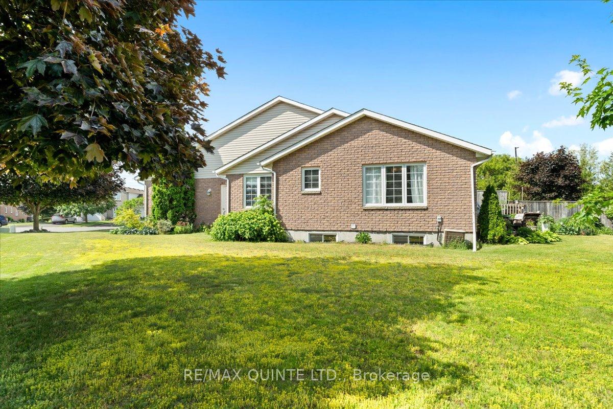 Photo 40 of 33 Alder Court, Belleville, Belleville Ward — HOMEH