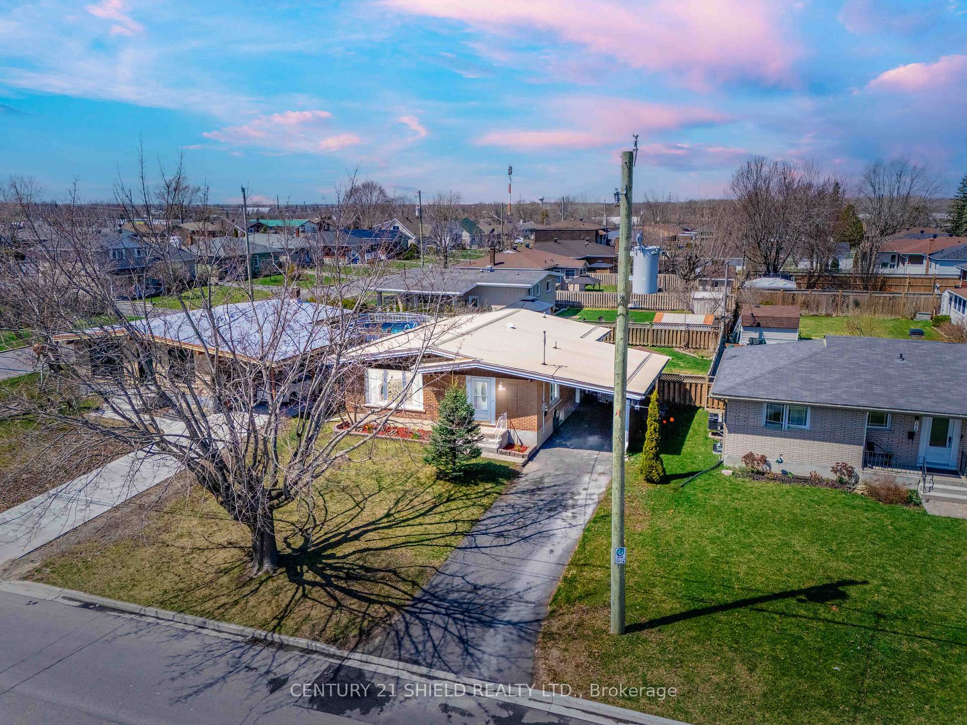 Photo 6 of 1010 Lasalle Road, Cornwall — HOMEH