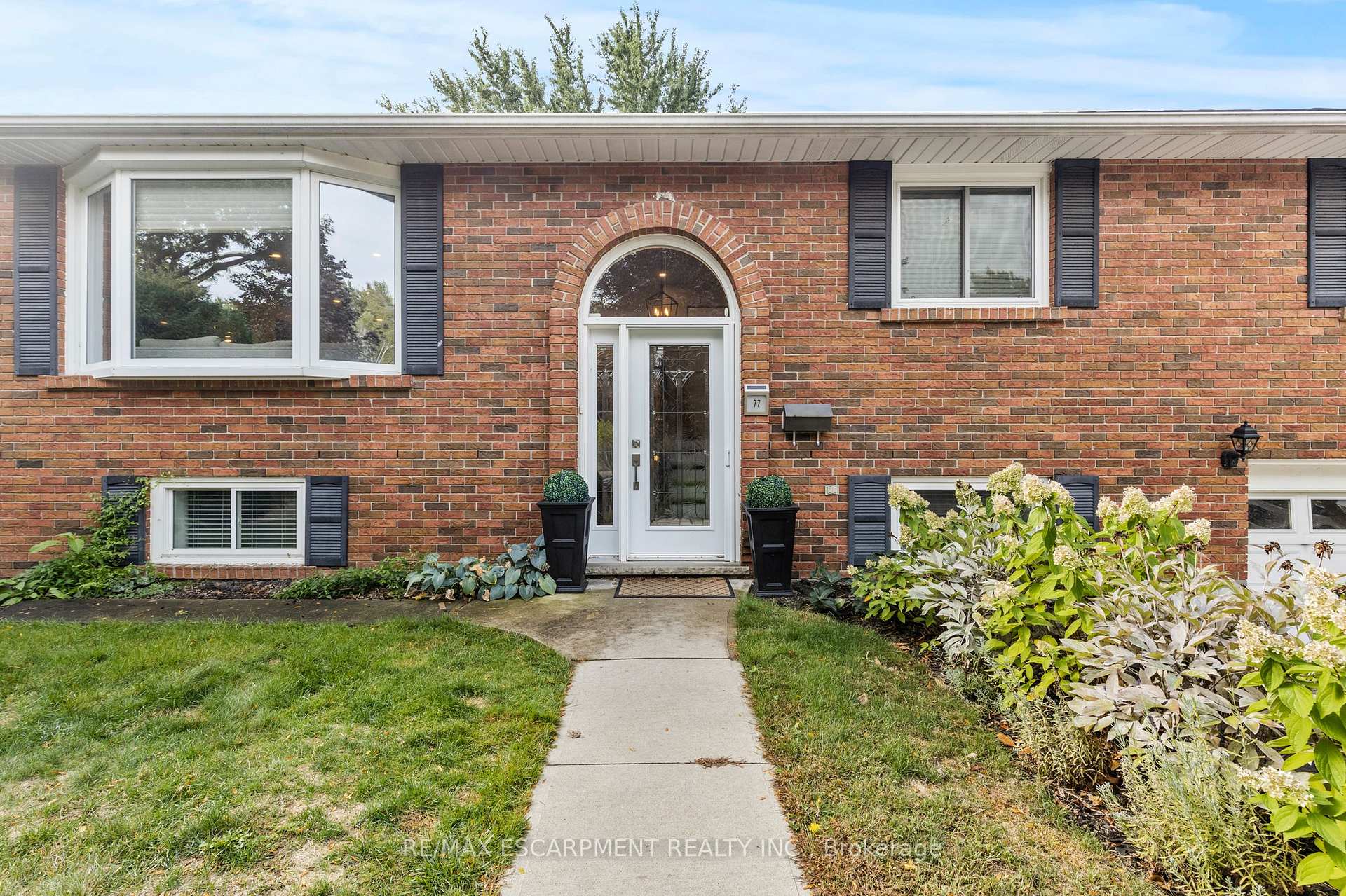Photo 5 of 77 Debora Drive, Grimsby, Grimsby East — HOMEH