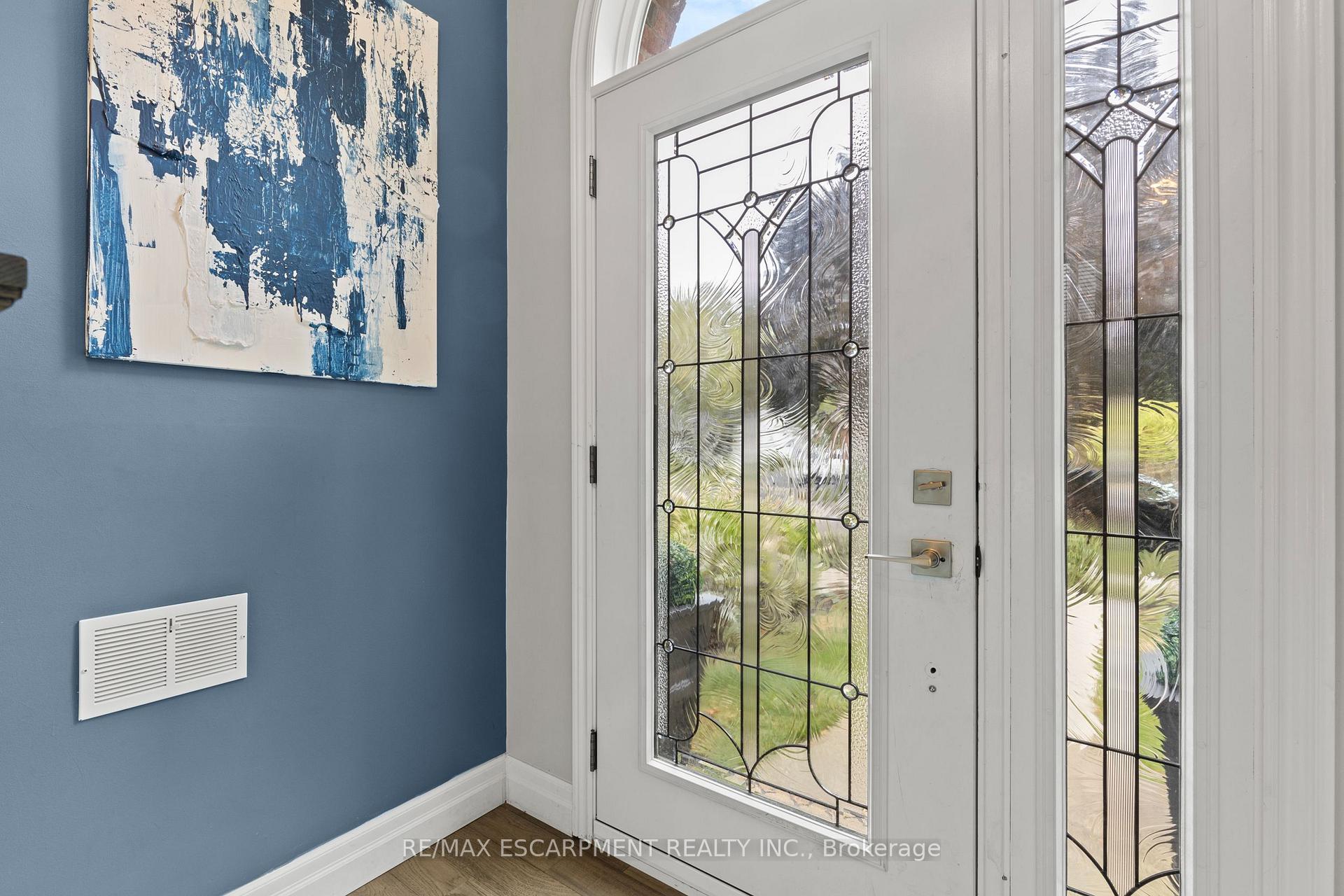 Photo 6 of 77 Debora Drive, Grimsby, Grimsby East — HOMEH