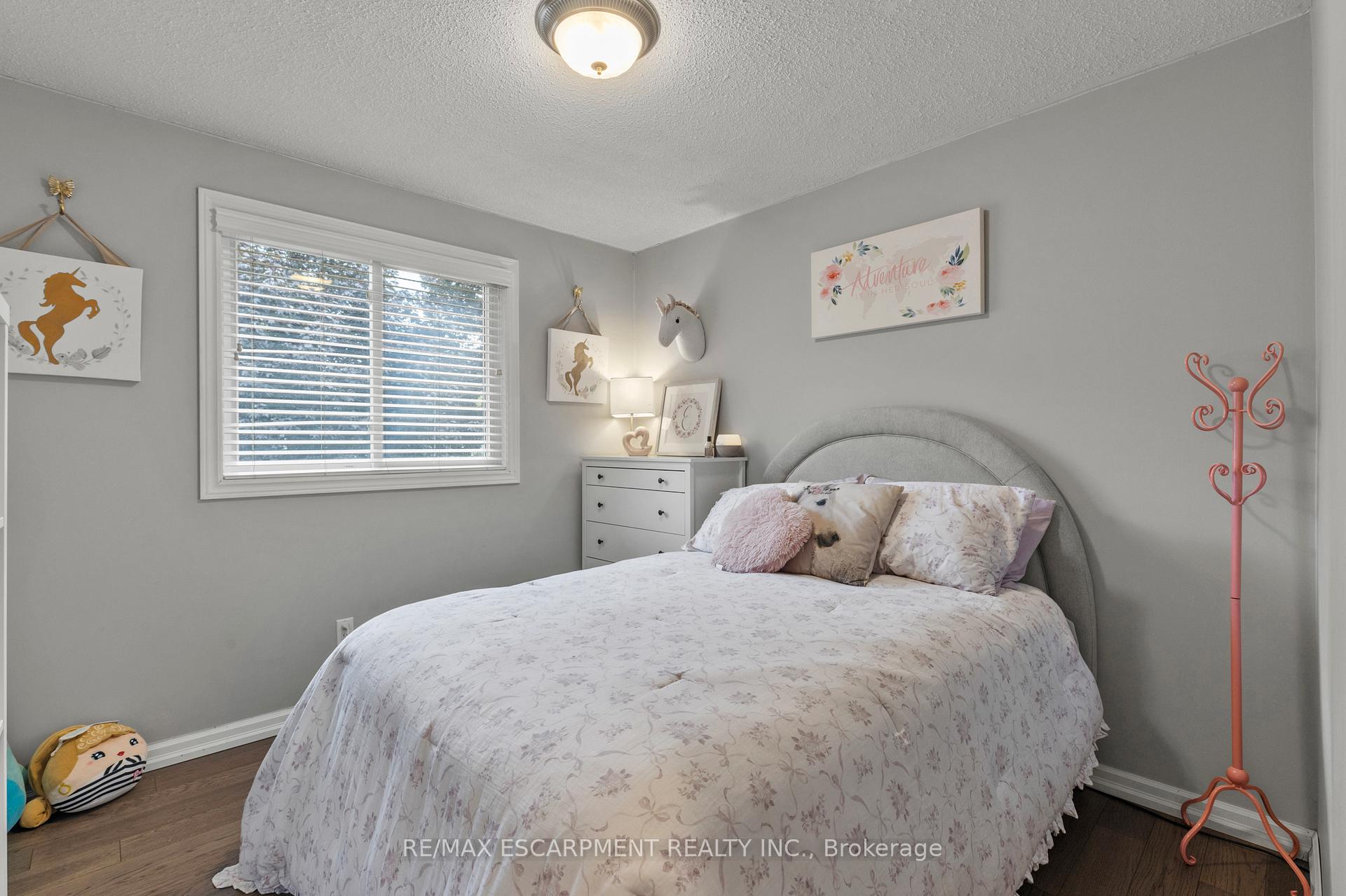 Photo 22 of 77 Debora Drive, Grimsby, Grimsby East — HOMEH