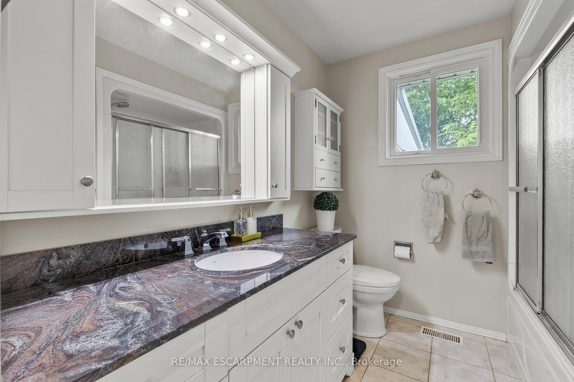 Photo 24 of 77 Debora Drive, Grimsby, Grimsby East — HOMEH