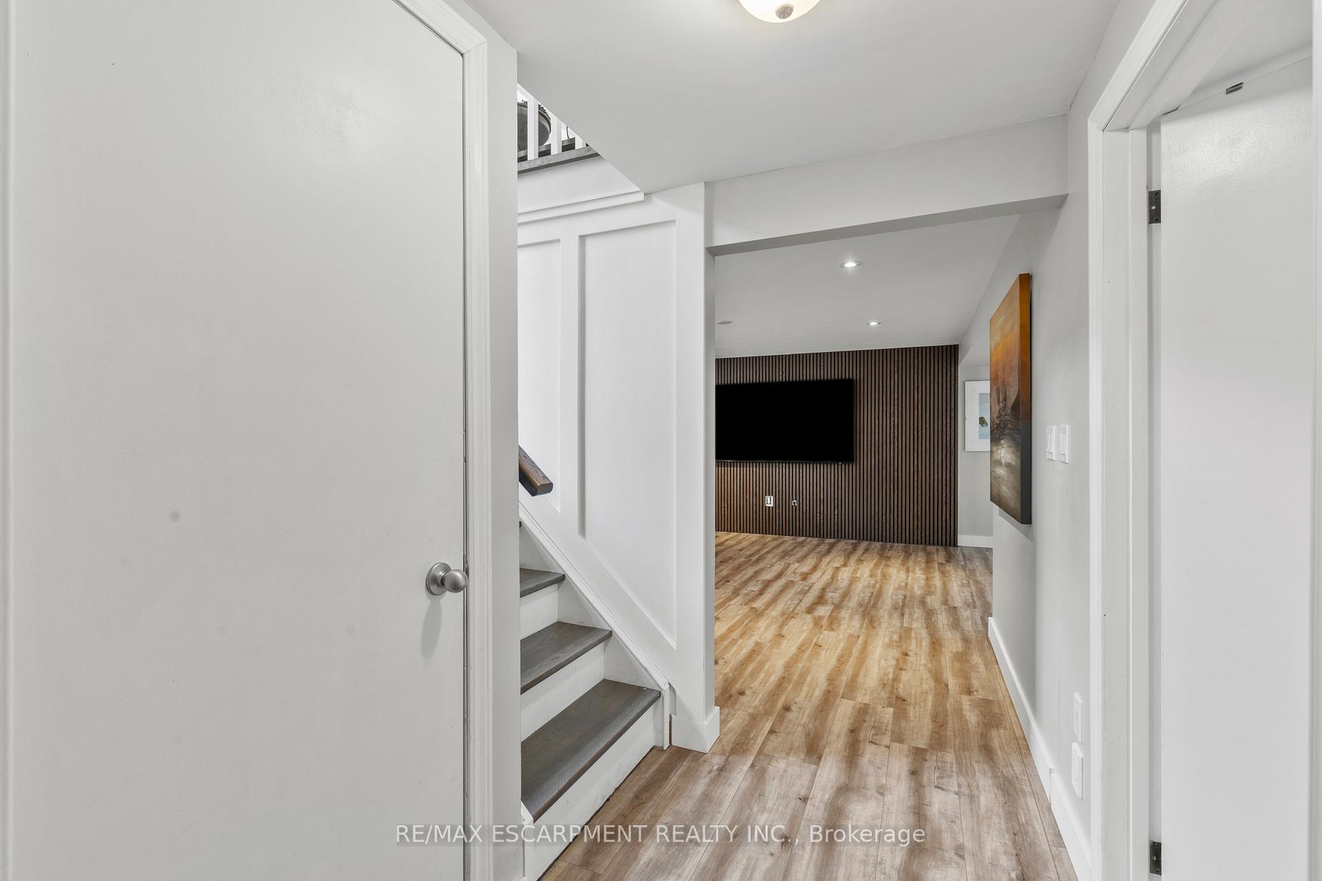Photo 25 of 77 Debora Drive, Grimsby, Grimsby East — HOMEH