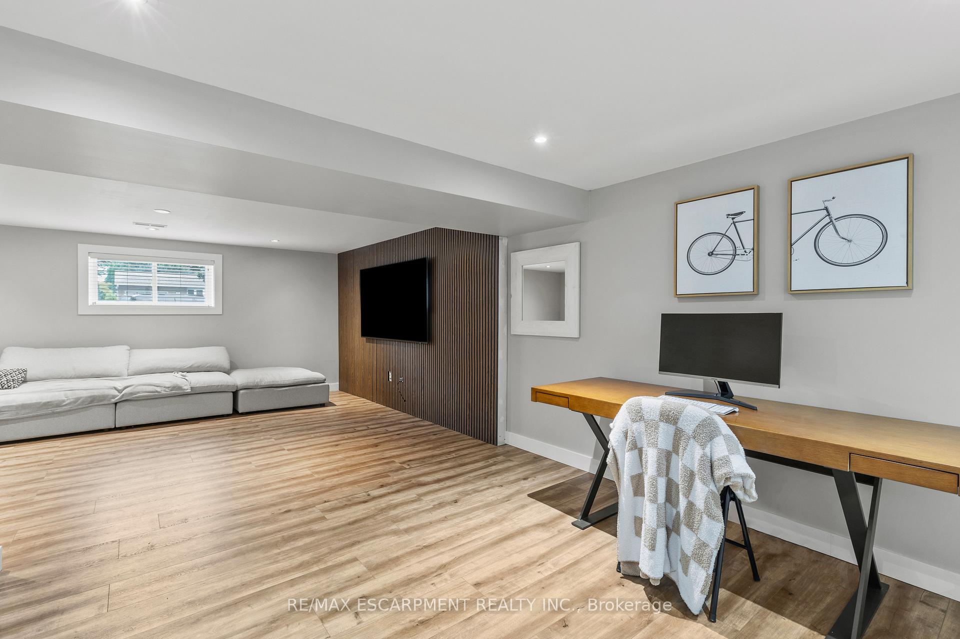 Photo 32 of 77 Debora Drive, Grimsby, Grimsby East — HOMEH