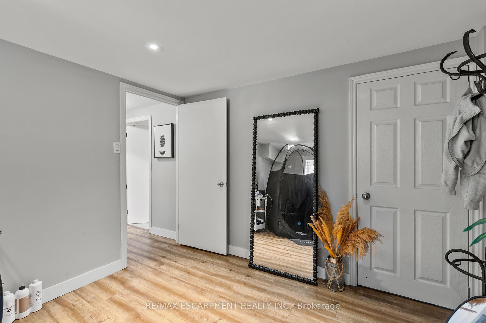 Photo 34 of 77 Debora Drive, Grimsby, Grimsby East — HOMEH