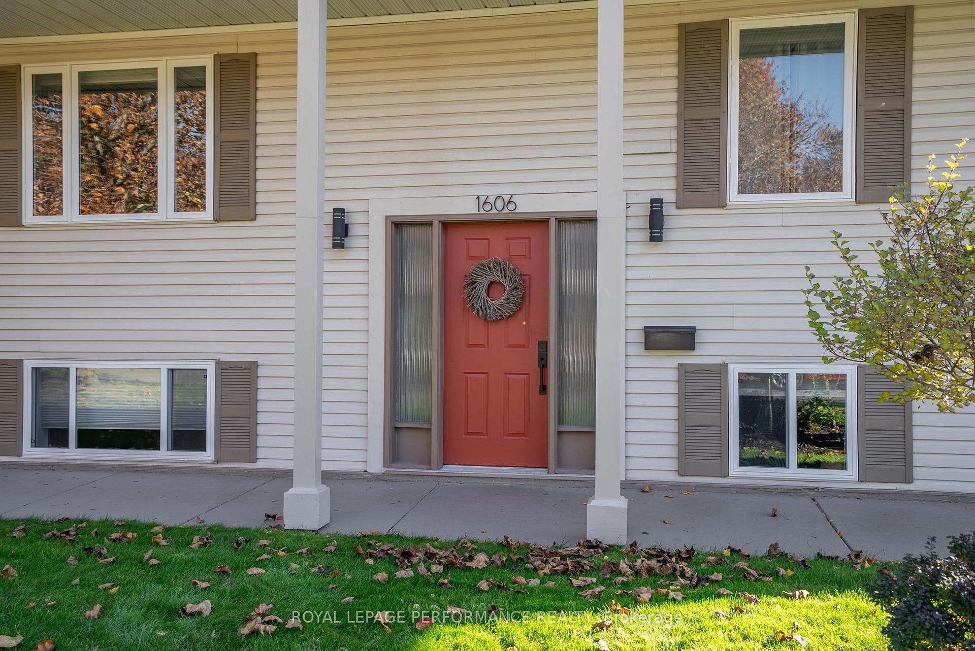 Photo 3 of 1606 Blakely Drive, Cornwall — HOMEH