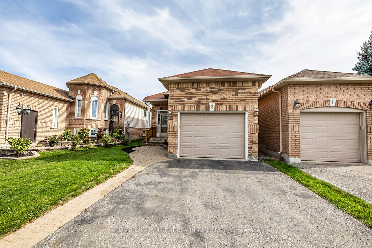 Photo 2 of 3 Willey Drive, Clarington, Bowmanville — HOMEH