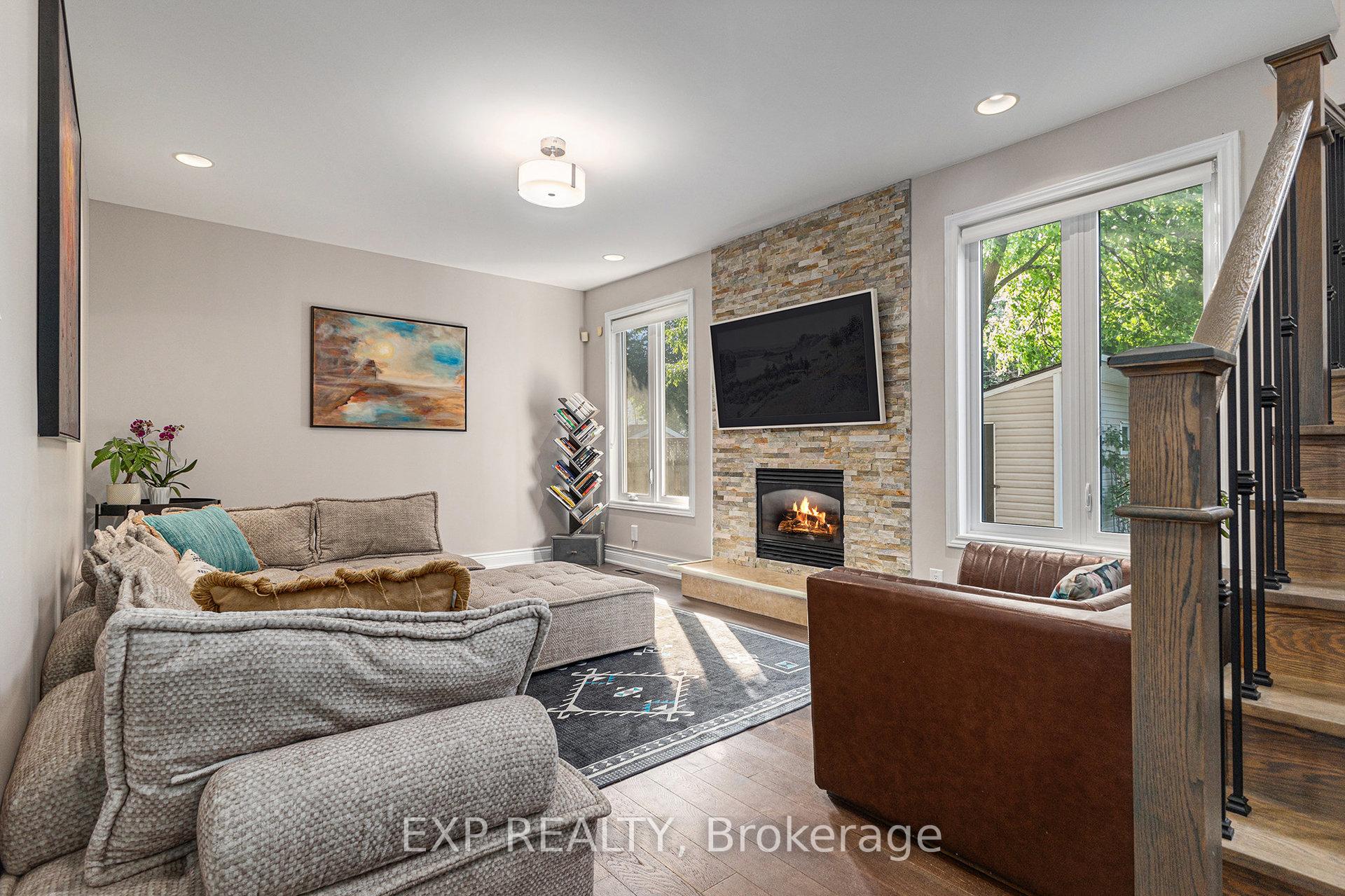 Photo 4 of 324 Stoneway Drive, Ottawa, Barrhaven East — HOMEH