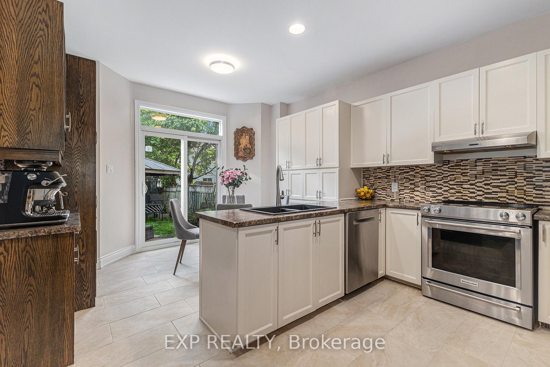 Photo 11 of 324 Stoneway Drive, Ottawa, Barrhaven East — HOMEH