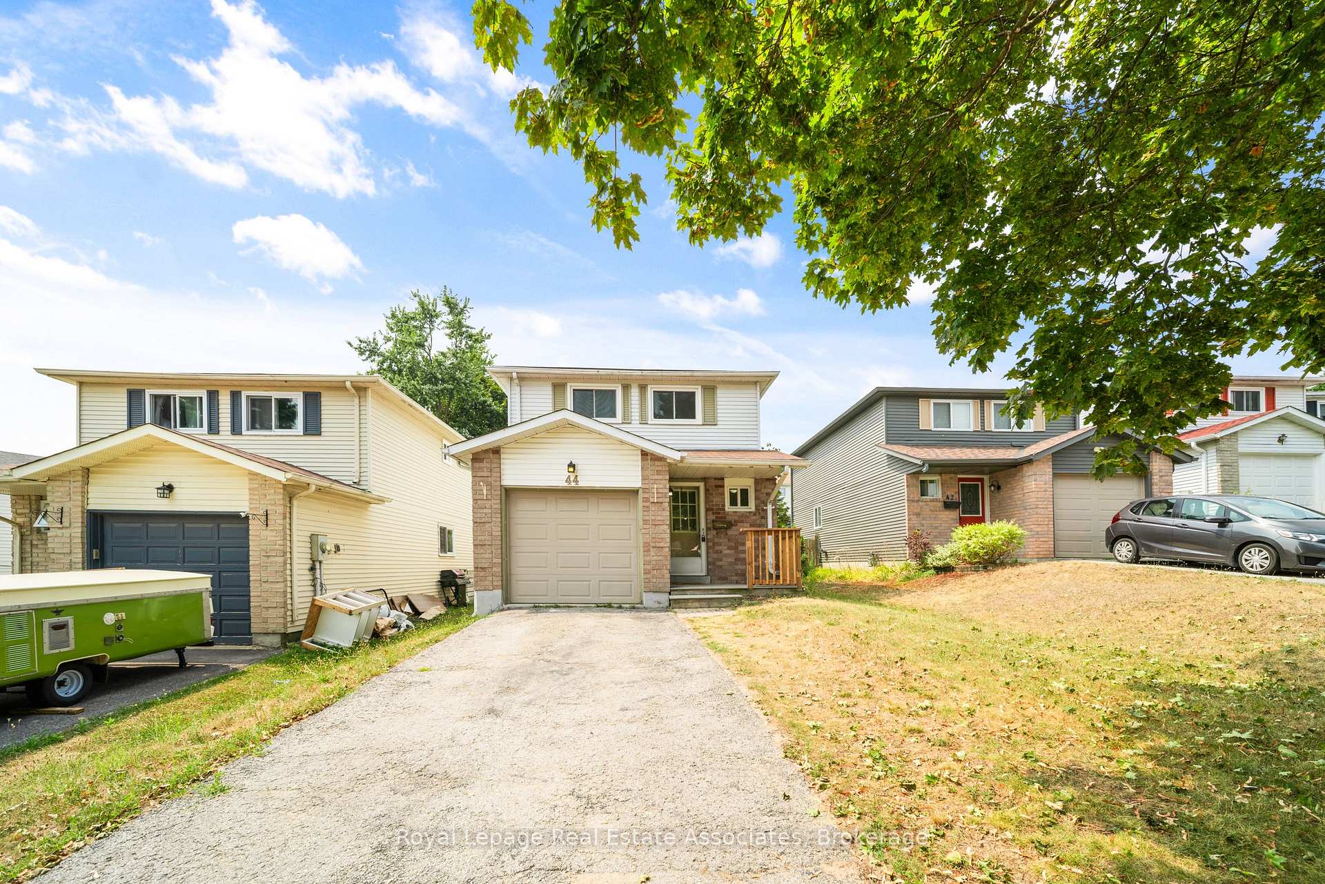 Front of 44 Hemingway Crescent