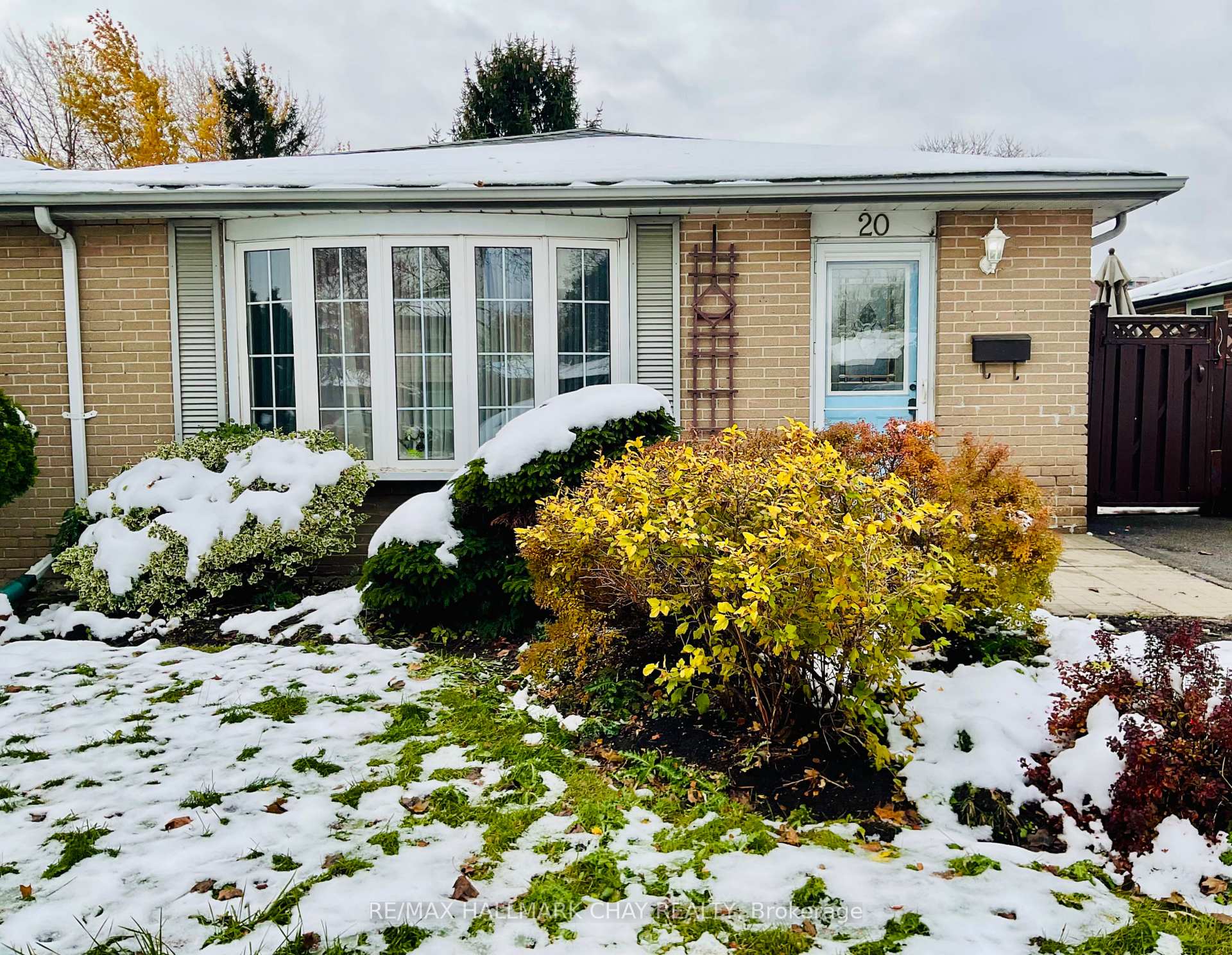 Photo 1 of 20 Earlsdale Crescent, Brampton, Southgate — HOMEH