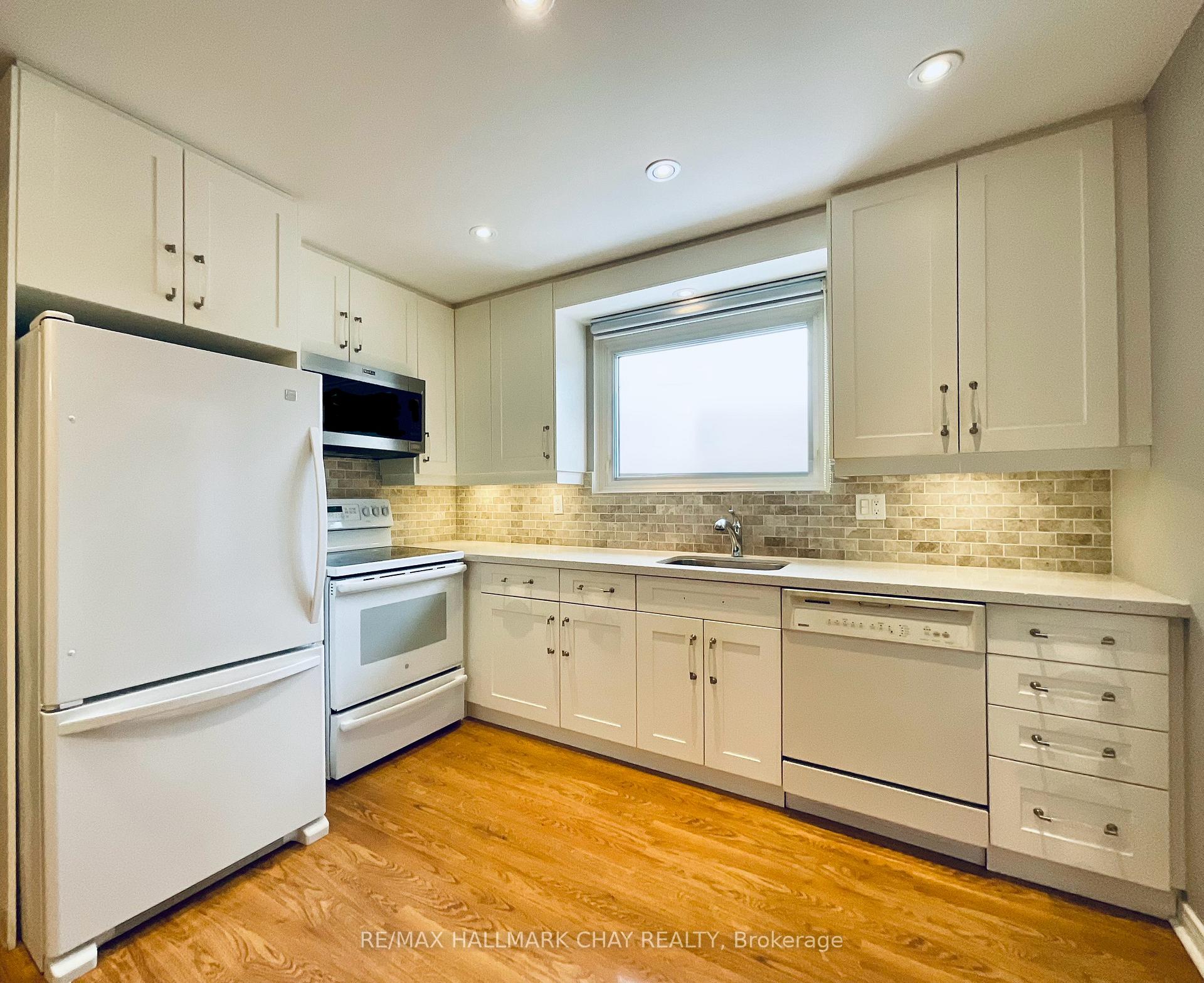 Photo 6 of 20 Earlsdale Crescent, Brampton, Southgate — HOMEH
