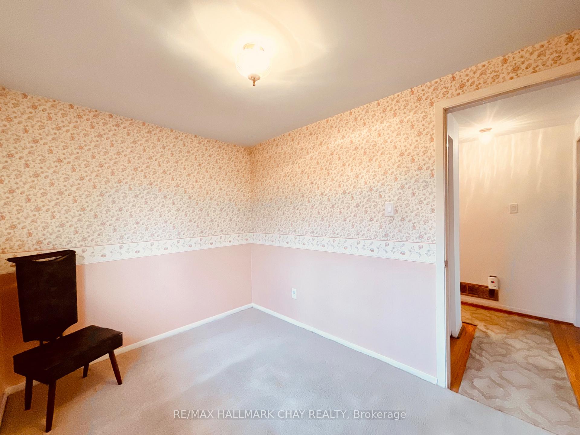 Photo 12 of 20 Earlsdale Crescent, Brampton, Southgate — HOMEH