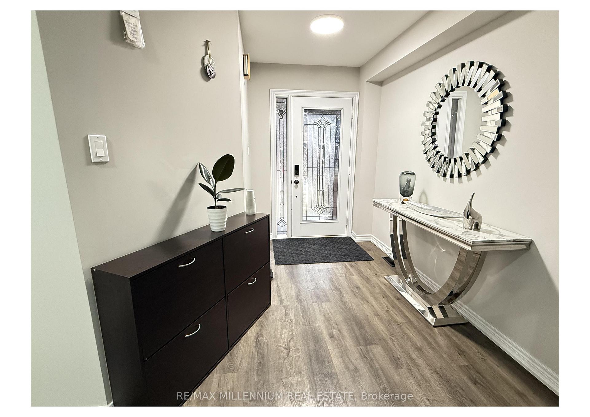 Photo 4 of 77 Emily Carr Crescent, Caledon, Bolton West — HOMEH