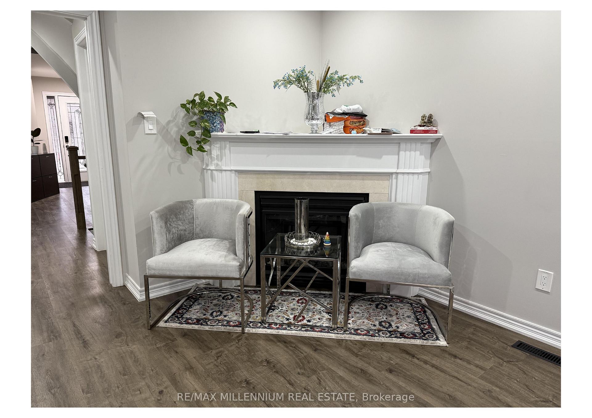 Photo 8 of 77 Emily Carr Crescent, Caledon, Bolton West — HOMEH