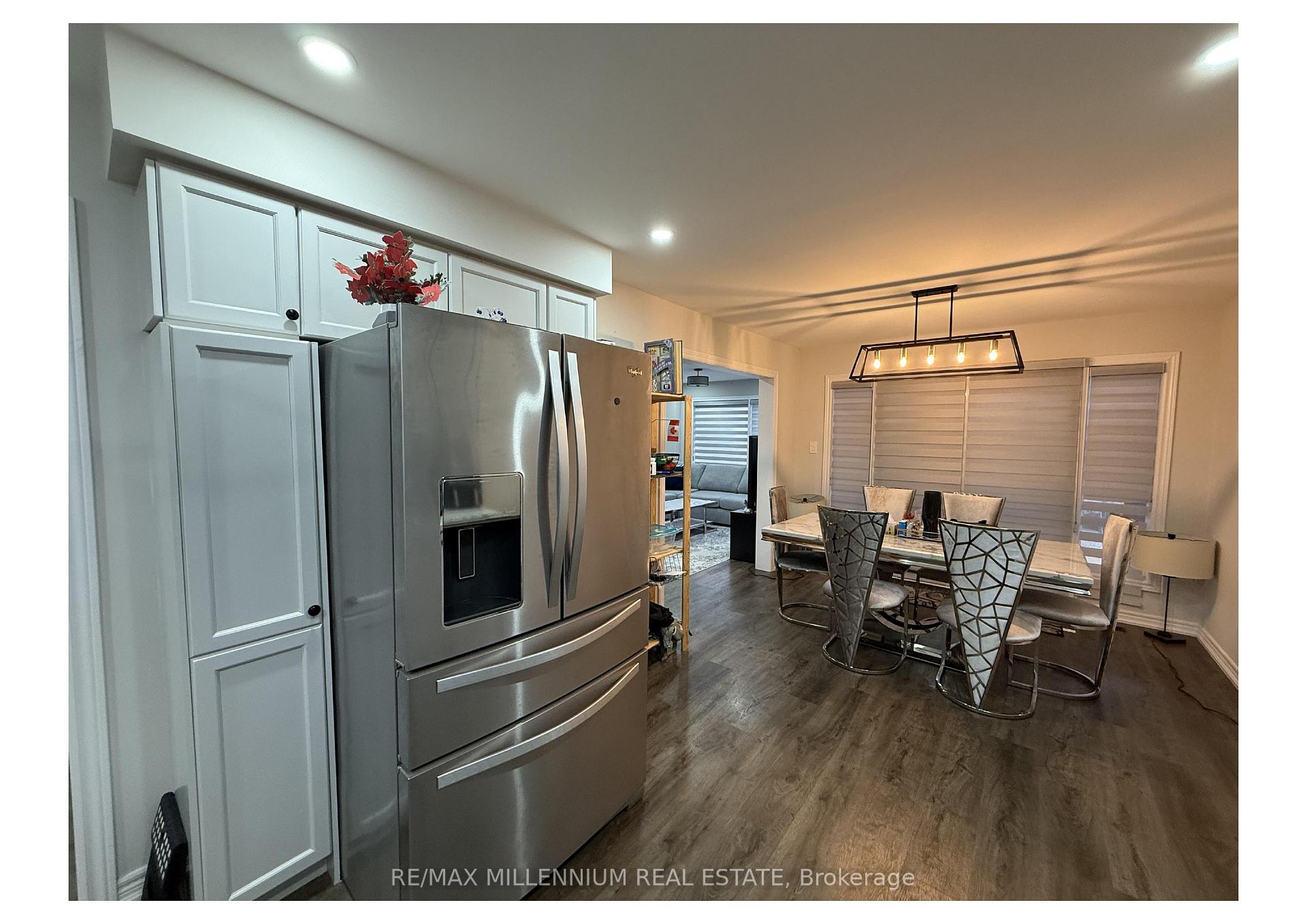 Photo 13 of 77 Emily Carr Crescent, Caledon, Bolton West — HOMEH