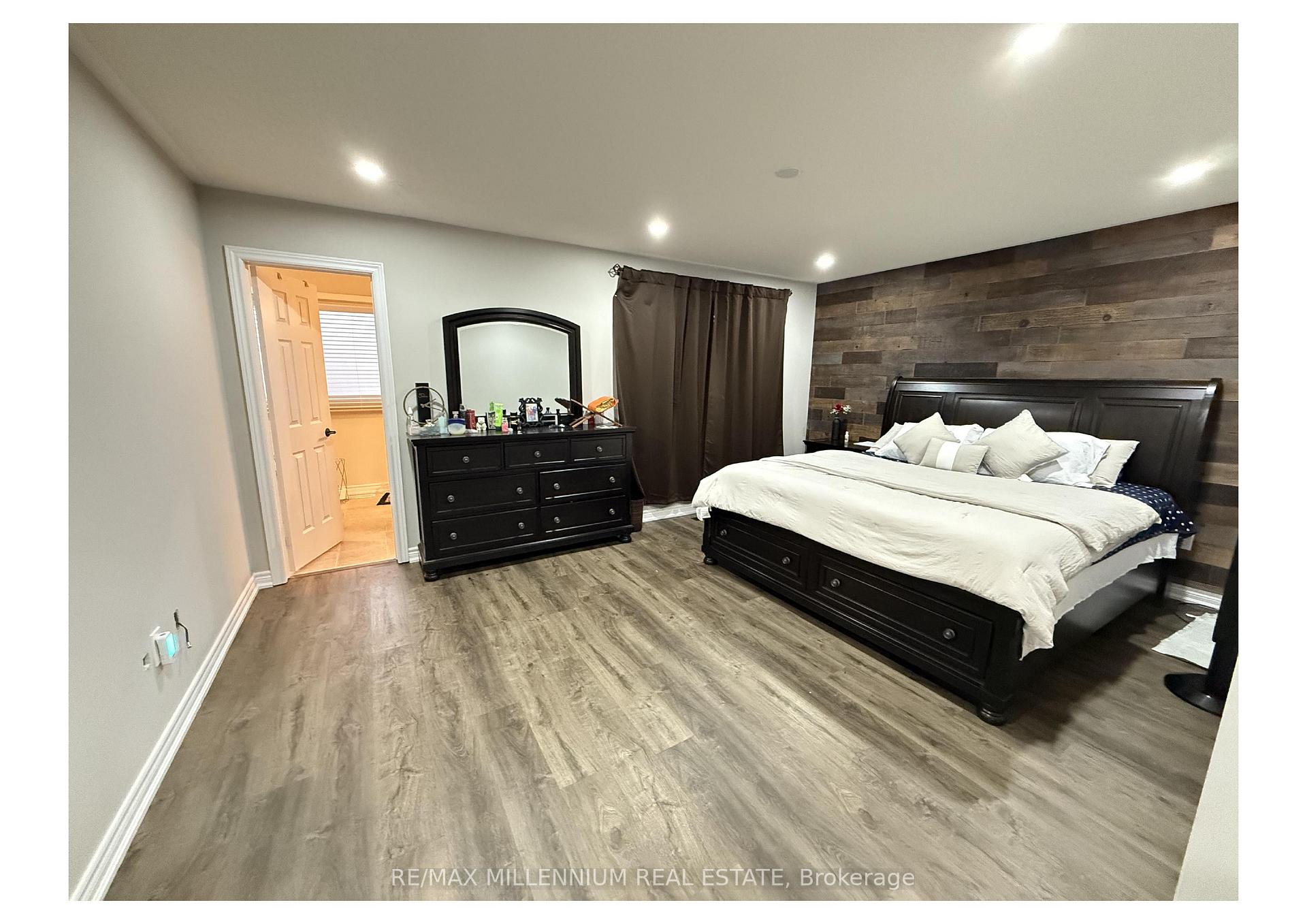 Photo 21 of 77 Emily Carr Crescent, Caledon, Bolton West — HOMEH