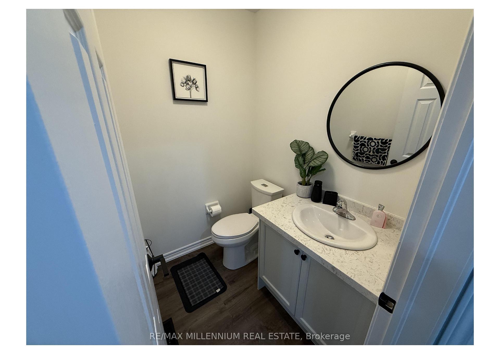 Photo 25 of 77 Emily Carr Crescent, Caledon, Bolton West — HOMEH