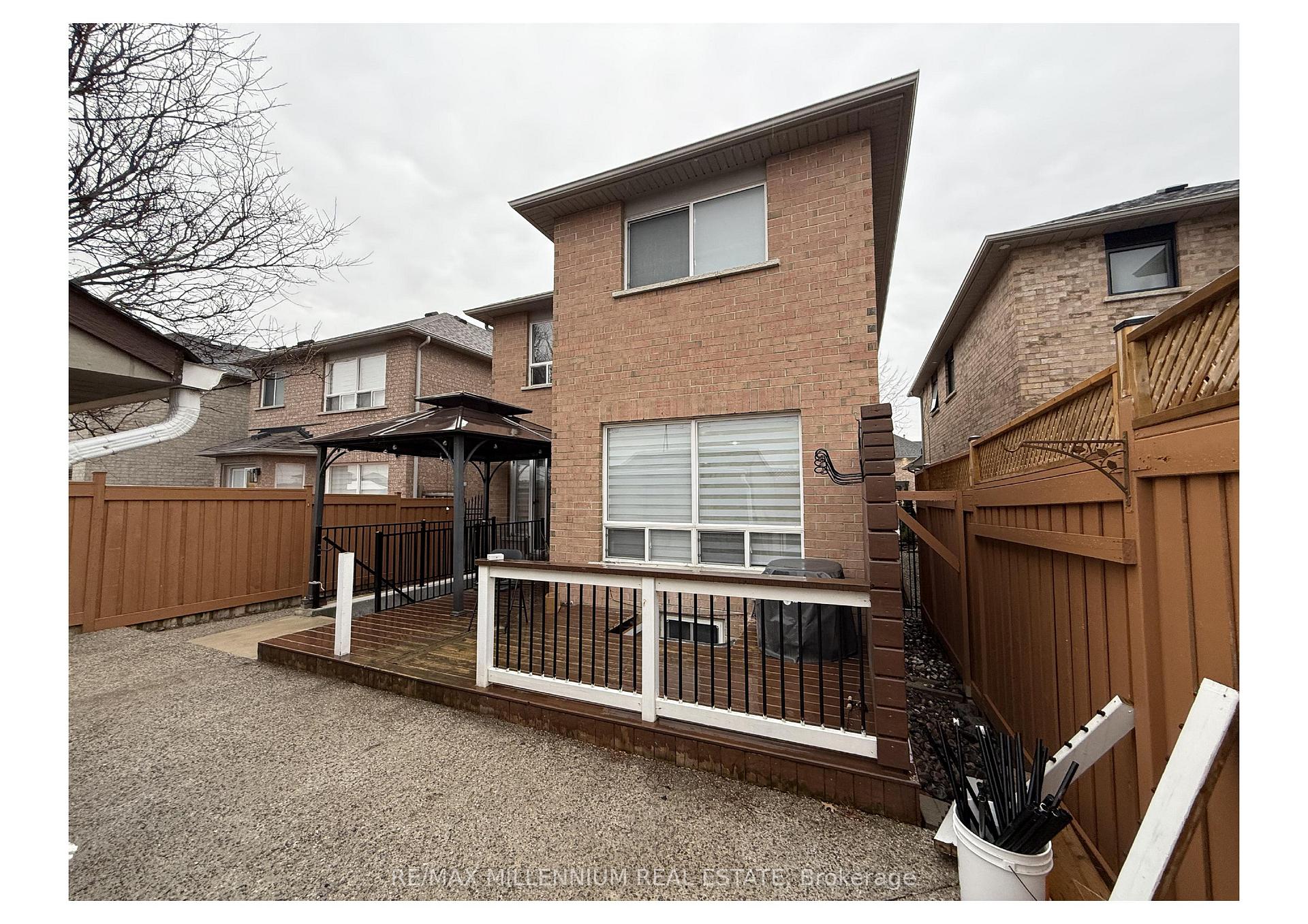 Photo 37 of 77 Emily Carr Crescent, Caledon, Bolton West — HOMEH