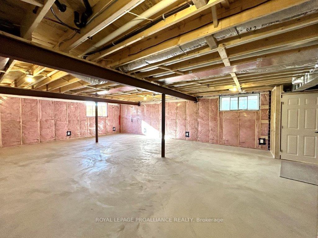 Photo 16 of 118 Athabaska Drive, Belleville, Thurlow Ward — HOMEH
